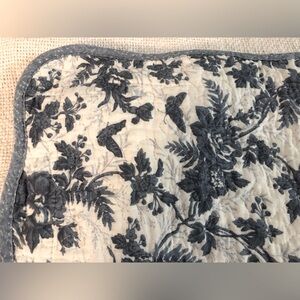 Croft and Barrow Blue & White standard pillow shams